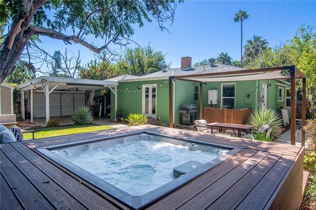 10703 Collins Street, North Hollywood, CA 91601