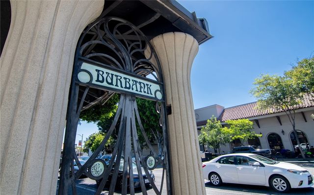 10703 Collins Street, North Hollywood, CA 91601