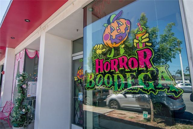 10703 Collins Street, North Hollywood, CA 91601