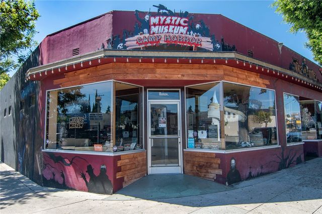 10703 Collins Street, North Hollywood, CA 91601