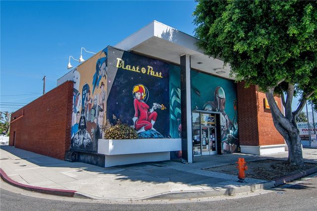 10703 Collins Street, North Hollywood, CA 91601