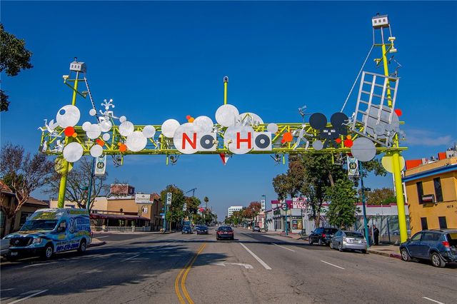 10703 Collins Street, North Hollywood, CA 91601