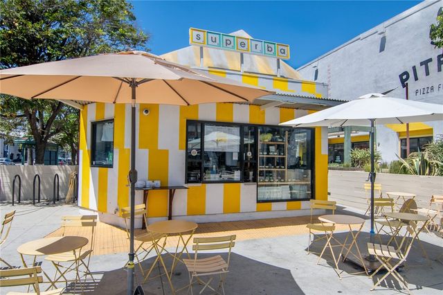 10703 Collins Street, North Hollywood, CA 91601