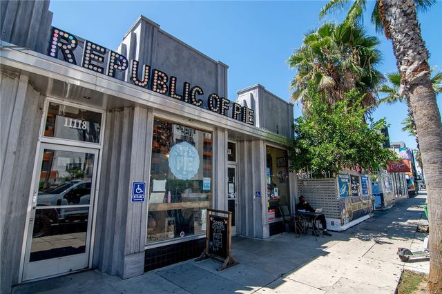 10703 Collins Street, North Hollywood, CA 91601