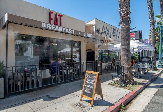 10703 Collins Street, North Hollywood, CA 91601