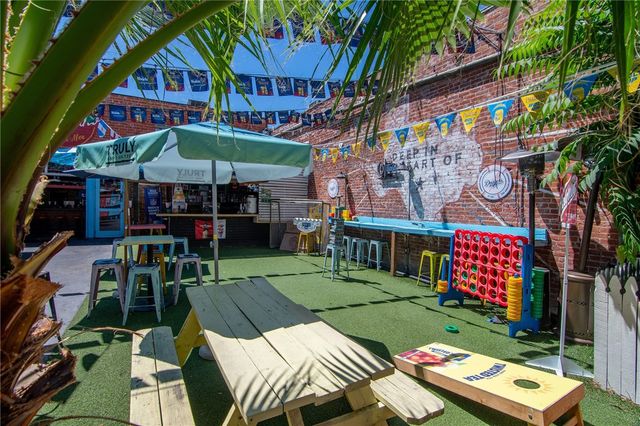 10703 Collins Street, North Hollywood, CA 91601