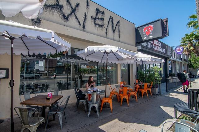 10703 Collins Street, North Hollywood, CA 91601
