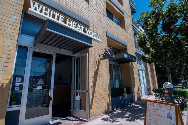 10703 Collins Street, North Hollywood, CA 91601