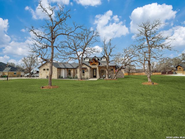 196 Bobby Lynn Dr., Adkins, TX 78101