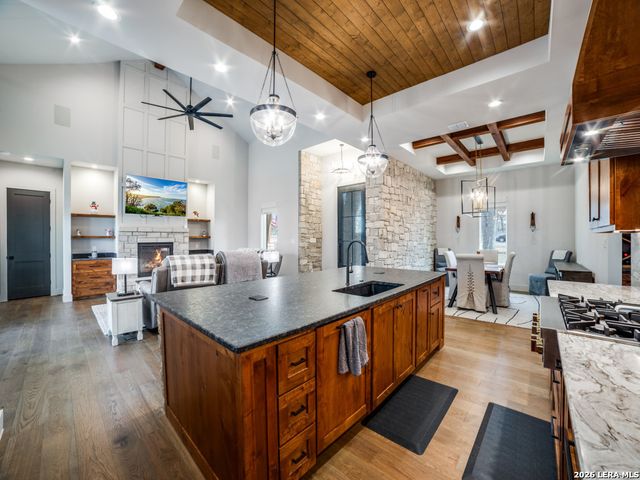 196 Bobby Lynn Dr., Adkins, TX 78101