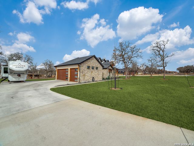 196 Bobby Lynn Dr., Adkins, TX 78101