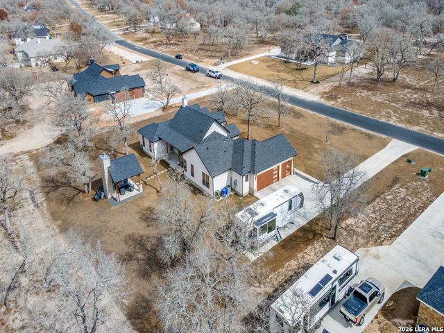 196 Bobby Lynn Dr., Adkins, TX 78101