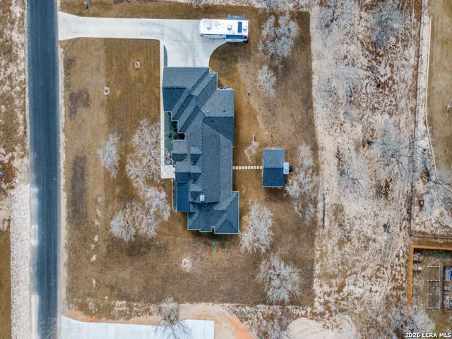 196 Bobby Lynn Dr., Adkins, TX 78101