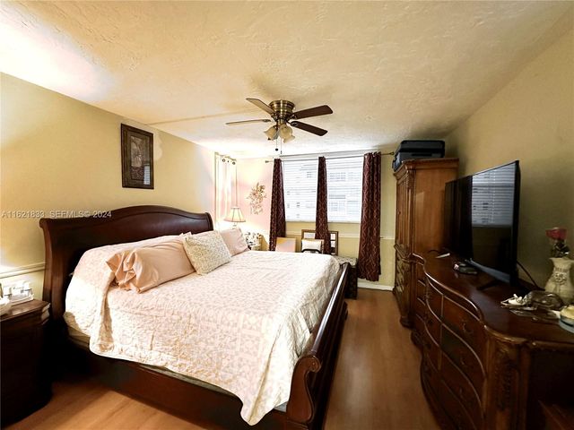 2831 Somerset Drive 206, Lauderdale Lakes, FL 33311