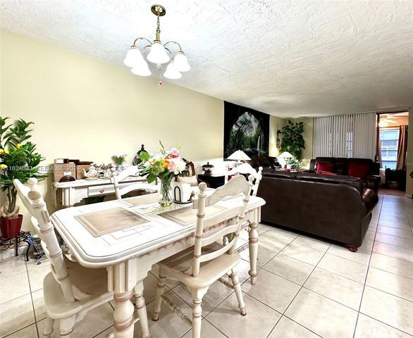 2831 Somerset Drive 206, Lauderdale Lakes, FL 33311