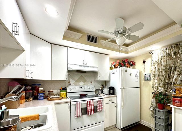 2831 Somerset Drive 206, Lauderdale Lakes, FL 33311
