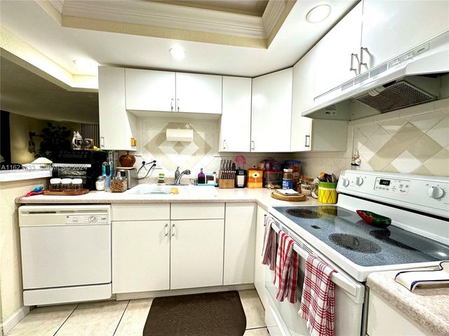 2831 Somerset Drive 206, Lauderdale Lakes, FL 33311