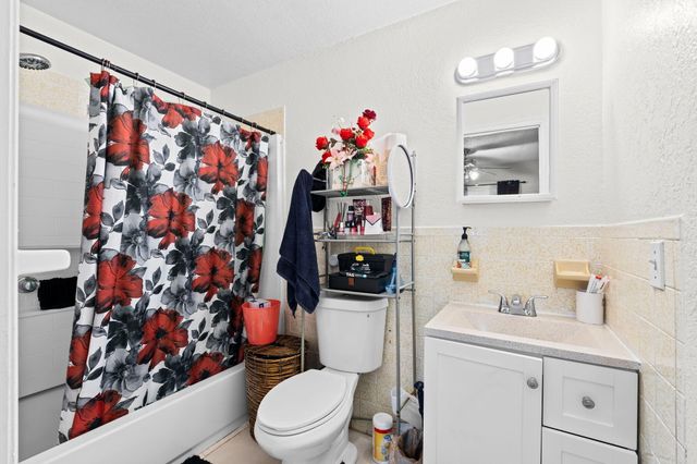 524 NW 9th Avenue, Boynton Beach, FL 33435
