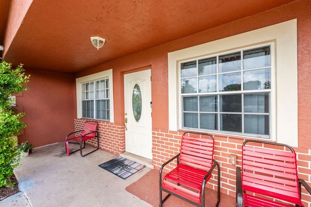 524 NW 9th Avenue, Boynton Beach, FL 33435