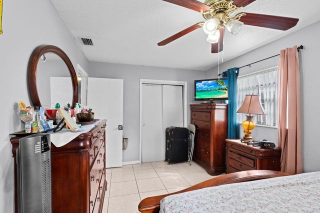 524 NW 9th Avenue, Boynton Beach, FL 33435