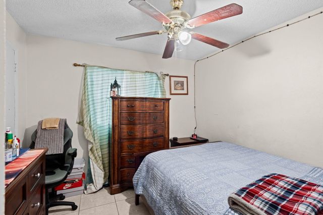 524 NW 9th Avenue, Boynton Beach, FL 33435