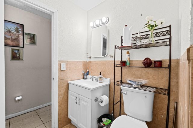 524 NW 9th Avenue, Boynton Beach, FL 33435