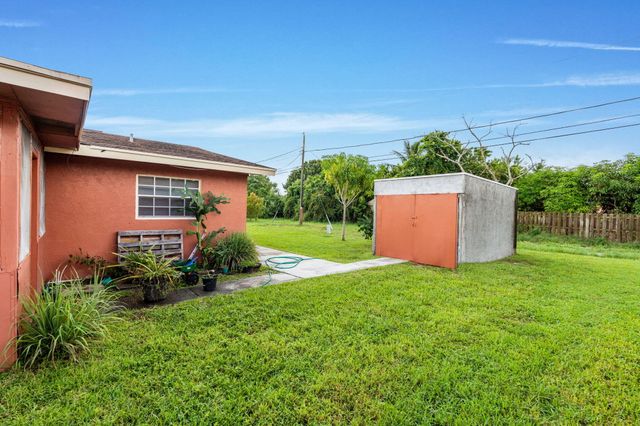 524 NW 9th Avenue, Boynton Beach, FL 33435