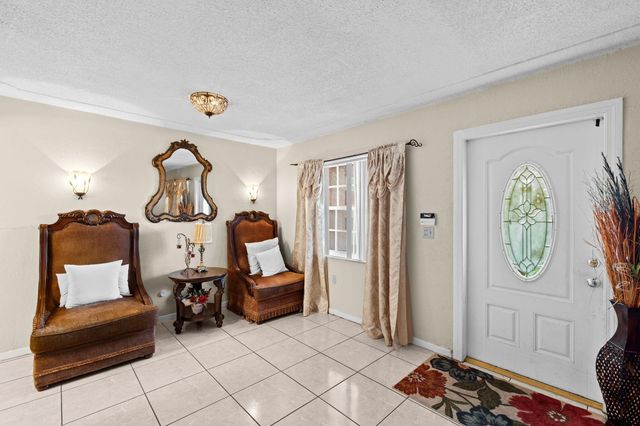 524 NW 9th Avenue, Boynton Beach, FL 33435
