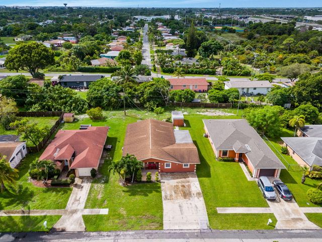 524 NW 9th Avenue, Boynton Beach, FL 33435