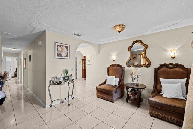 524 NW 9th Avenue, Boynton Beach, FL 33435