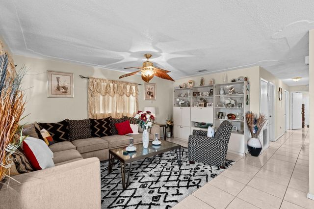 524 NW 9th Avenue, Boynton Beach, FL 33435