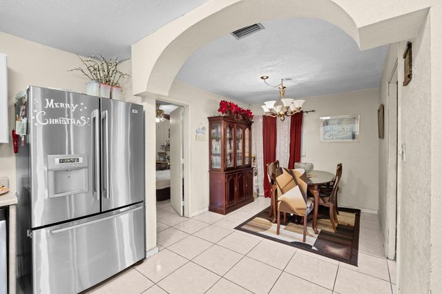 524 NW 9th Avenue, Boynton Beach, FL 33435