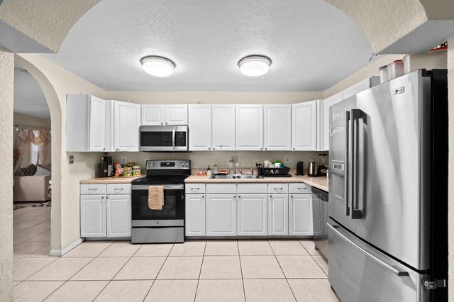 524 NW 9th Avenue, Boynton Beach, FL 33435
