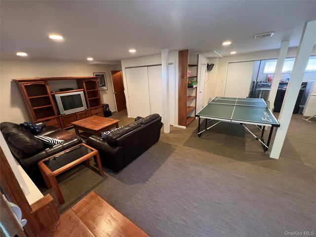 71 Garden City Avenue, Point Lookout, NY 11569