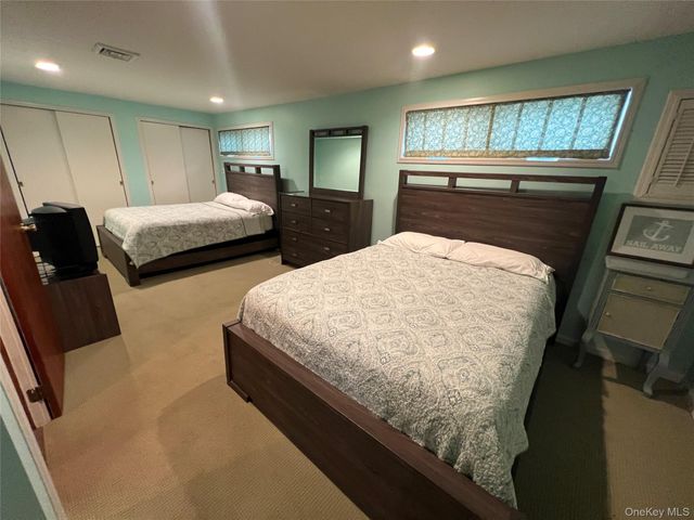 71 Garden City Avenue, Point Lookout, NY 11569