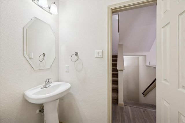 7914 Stoneyway Drive, Houston, TX 77040