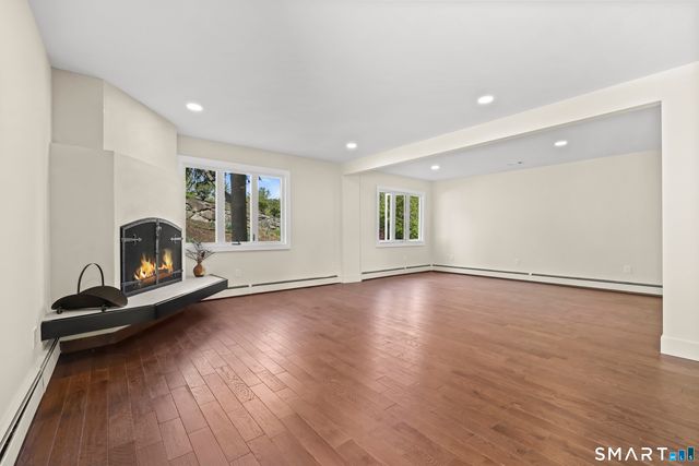 53 West Hill Circle, Stamford, CT 06902