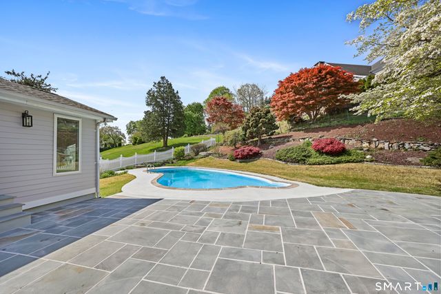53 West Hill Circle, Stamford, CT 06902