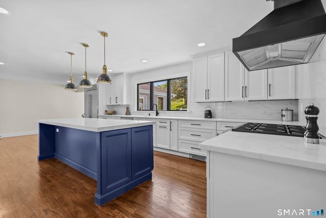 53 West Hill Circle, Stamford, CT 06902