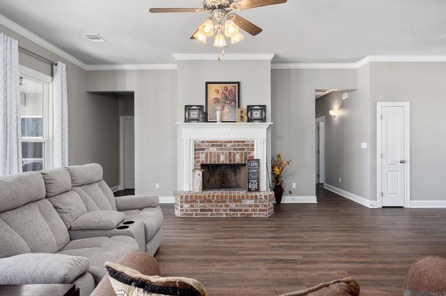 11486 Tannis Rd, St Amant, LA 70774