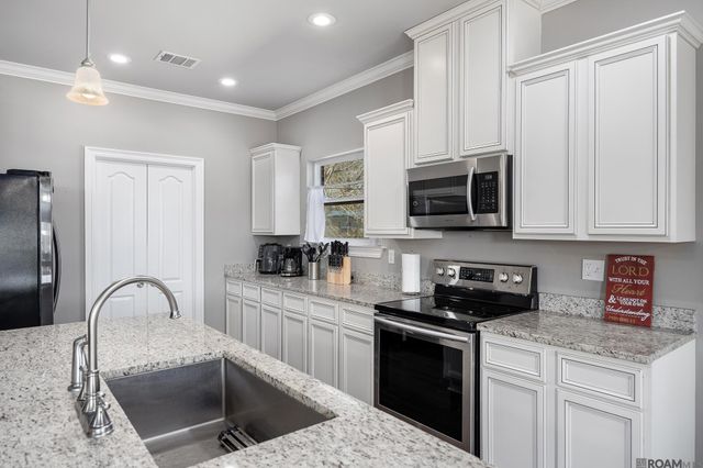 11486 Tannis Rd, St Amant, LA 70774