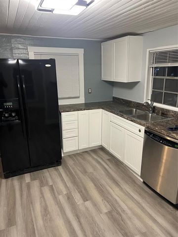 2905 W CHERRY STREET, Tampa, FL 33607