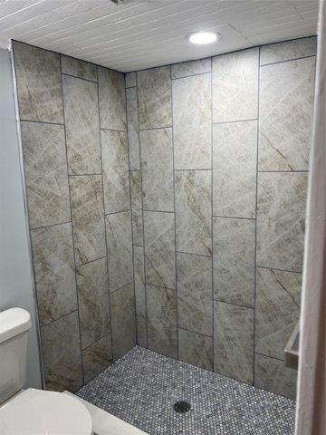 2905 W CHERRY STREET, Tampa, FL 33607