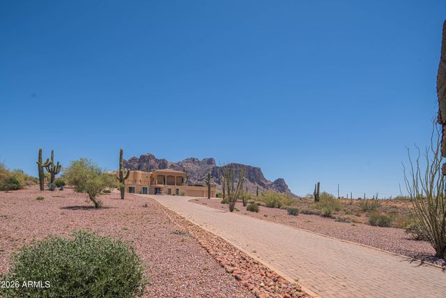 3931 N MARLOW Road, Apache Junction, AZ 85119