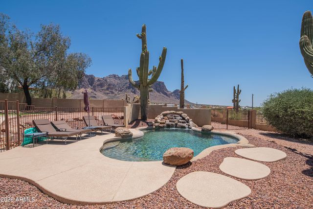 3931 N MARLOW Road, Apache Junction, AZ 85119