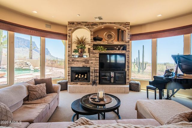 3931 N MARLOW Road, Apache Junction, AZ 85119