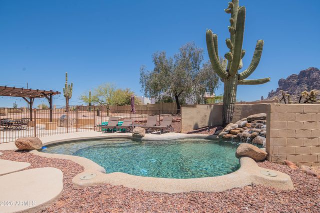 3931 N MARLOW Road, Apache Junction, AZ 85119