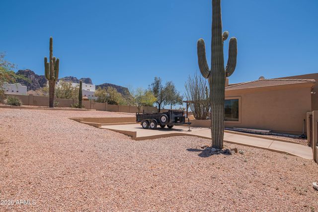 3931 N MARLOW Road, Apache Junction, AZ 85119