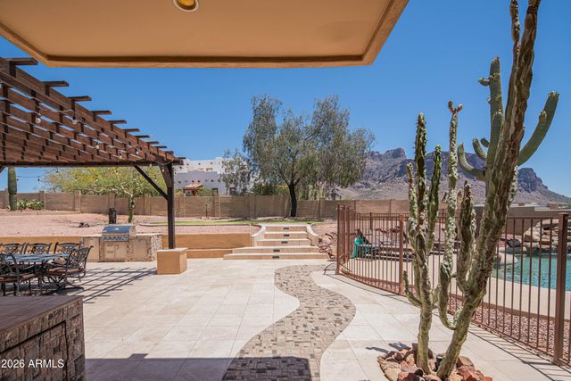 3931 N MARLOW Road, Apache Junction, AZ 85119