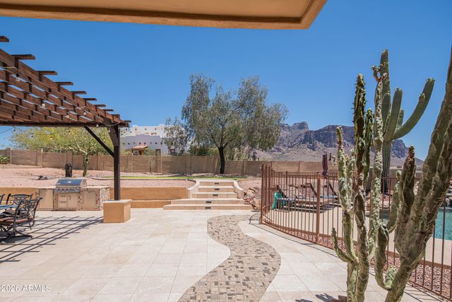 3931 N MARLOW Road, Apache Junction, AZ 85119